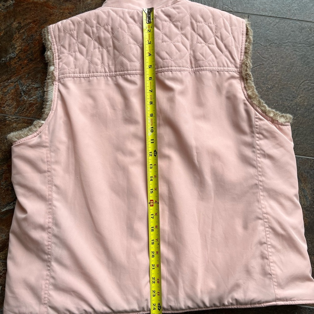 Women's Koret pale pink faux fur lined sleeveless zippered vest. Size XL - Picture 9 of 11
